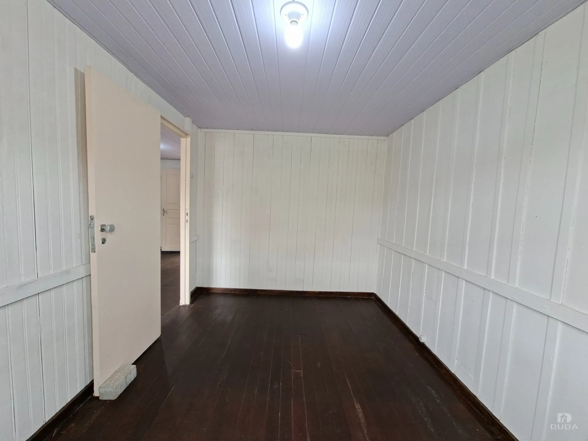 3-bedroom house with a walk-in closet in Florianópolis — photo 8