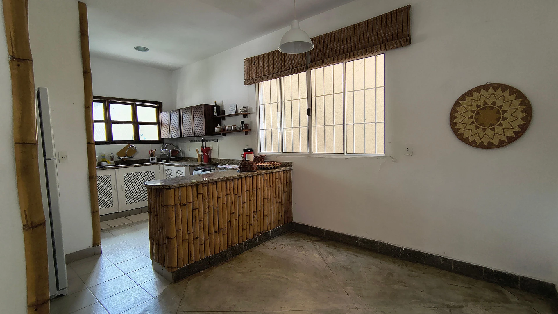 5-bedroom house with a bathtub — photo 2