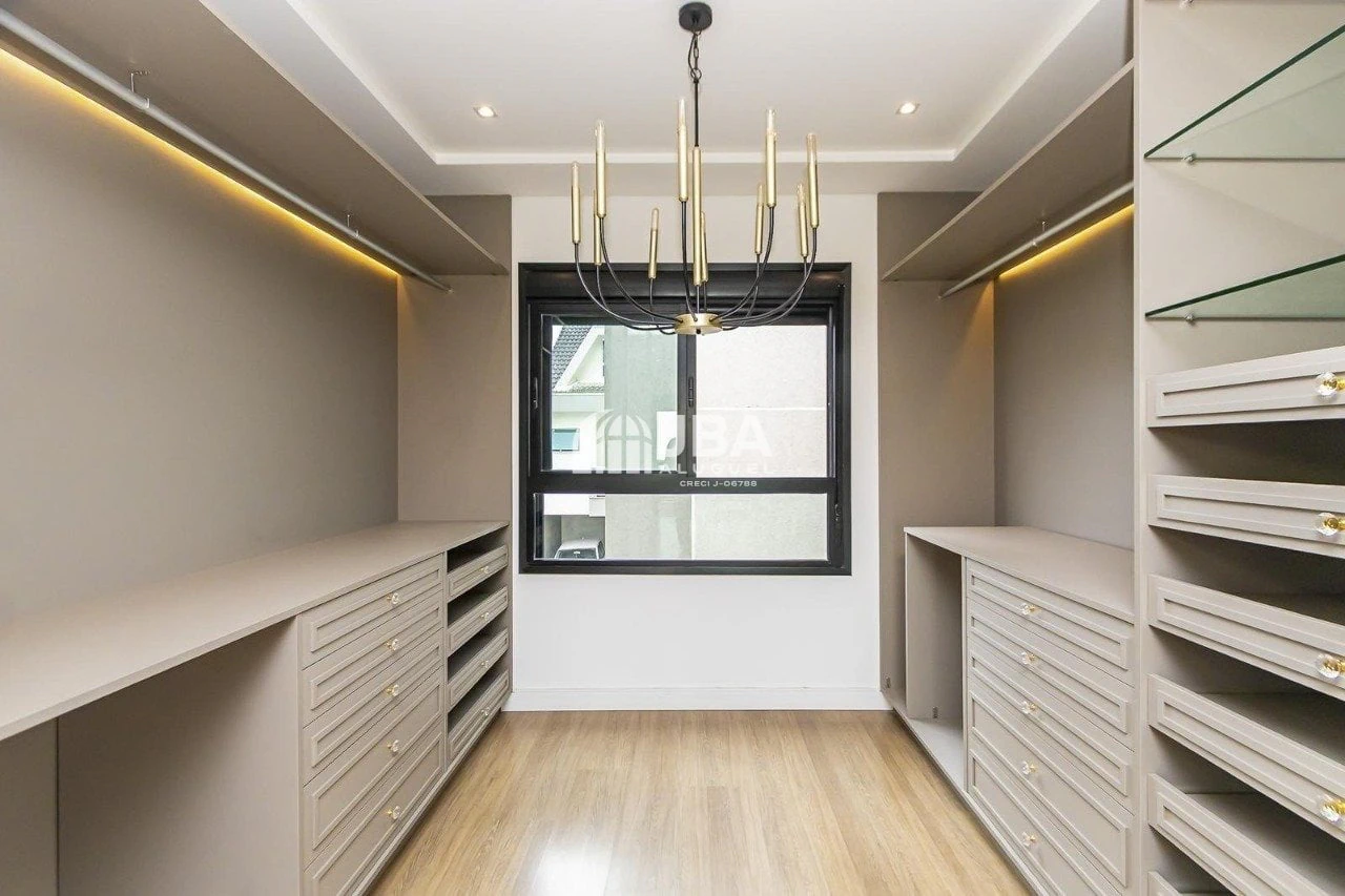 Floor-to-ceiling windows in a 2-bedroom house, 143 m² — photo 4