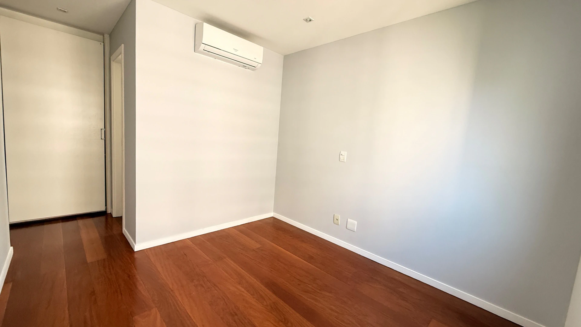 4-bedroom apartment with a gourmet balcony and 160 m² — photo 24