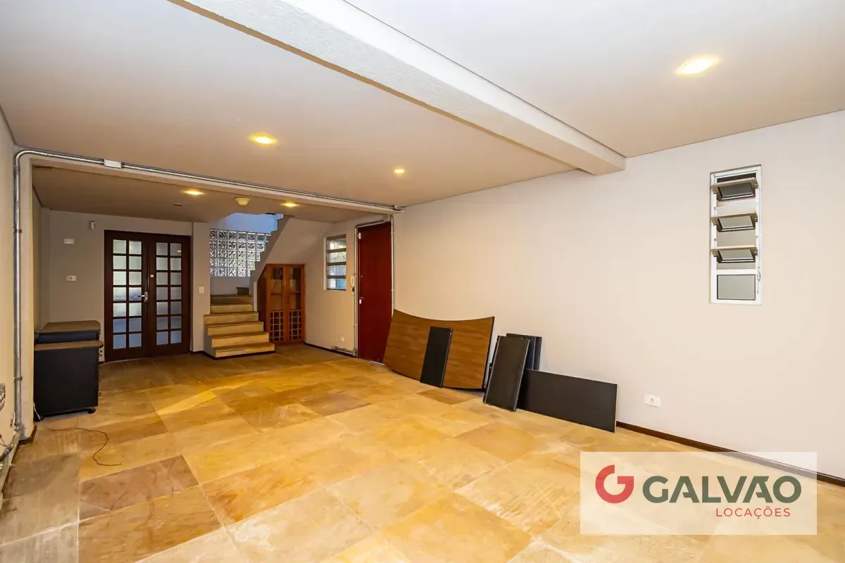 Casa sin amueblar con 3 dormitorios, cocina cerrada y balcón — photo 39