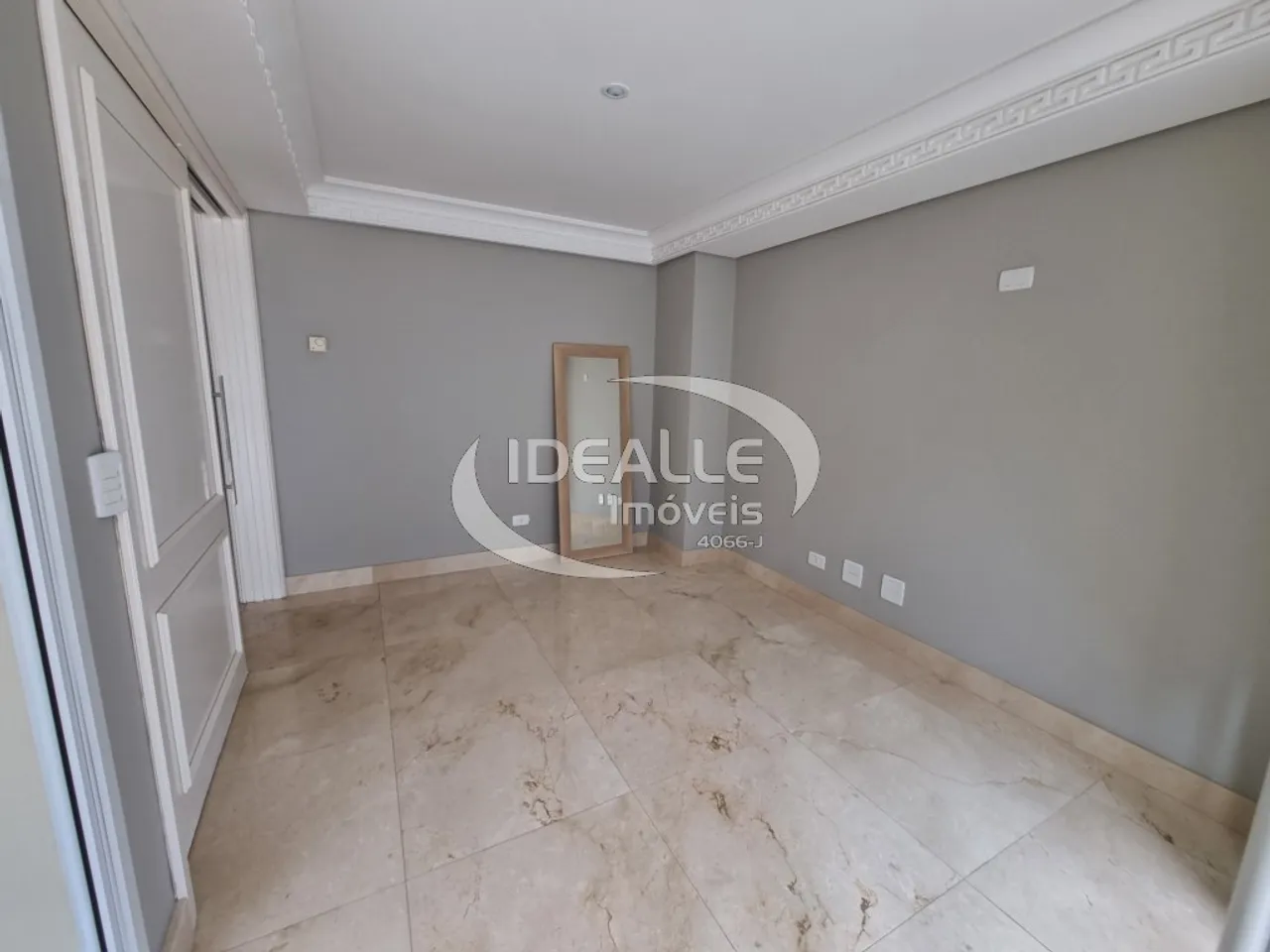 Rental house with 5 bedrooms and 6 bathrooms — photo 14