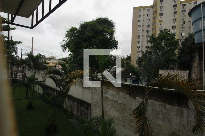 3-bedroom apartment in a building with a pool — photo 24
