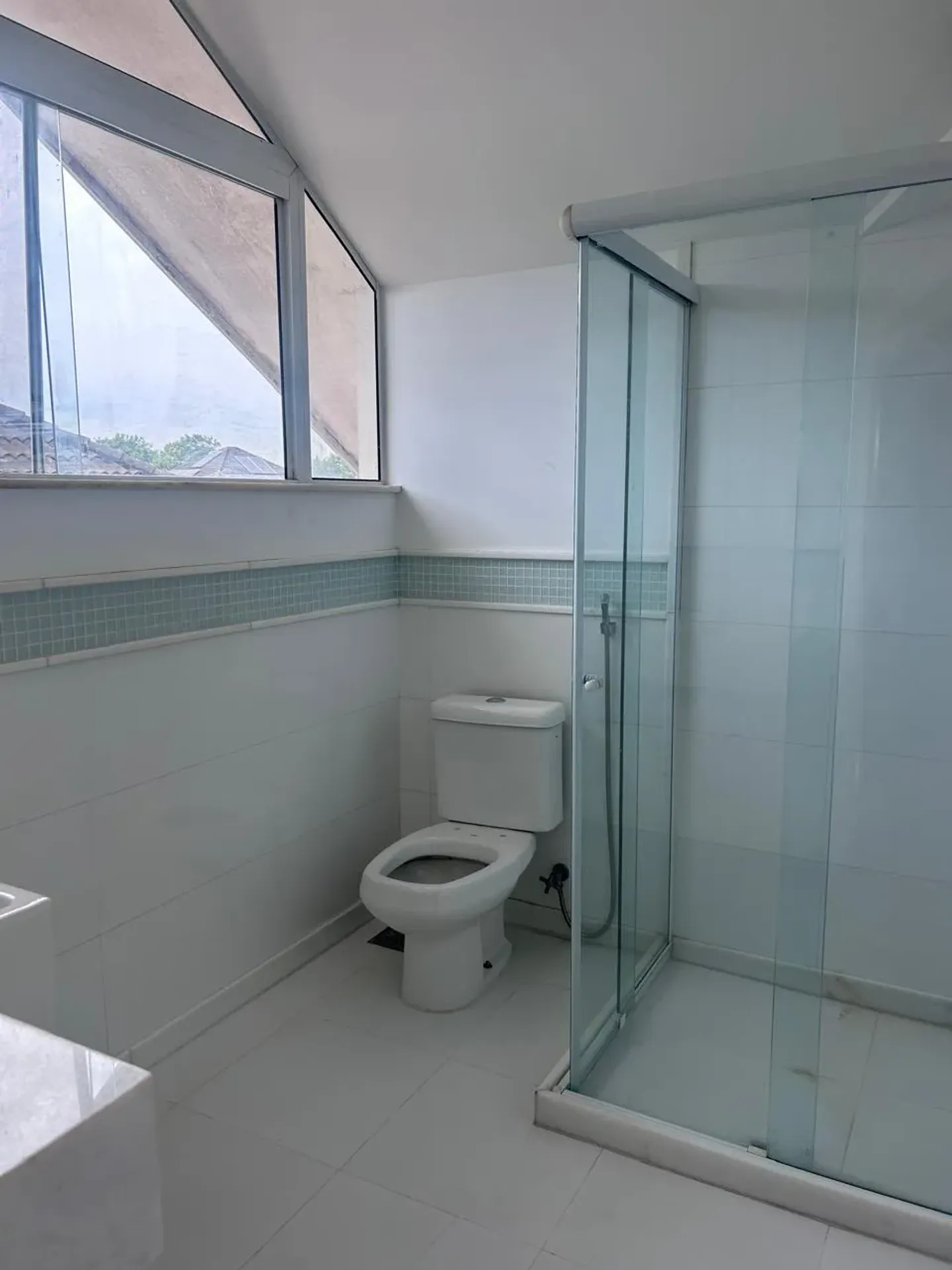 5-bedroom house with a walk-in closet in Rio de Janeiro — photo 11