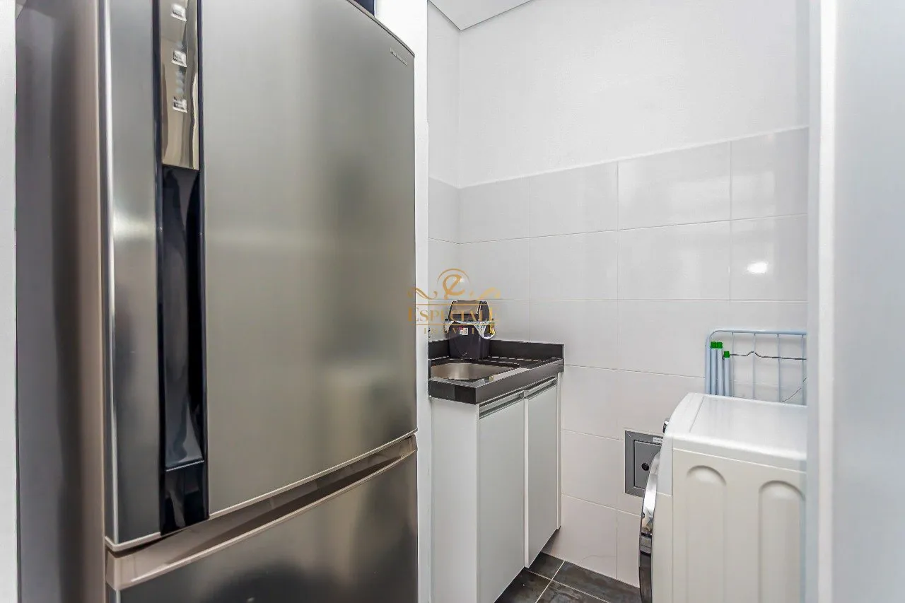 Furnished 1-bedroom apartment with open-plan kitchen — photo 12