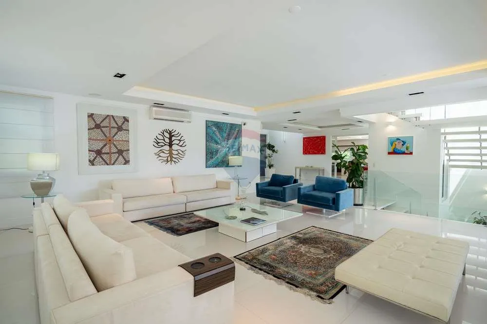 House with 7 en-suite bedrooms and balcony — photo 12