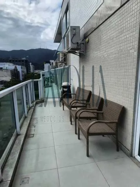 Apartment with 3 bedrooms and 3 bathrooms — photo 2