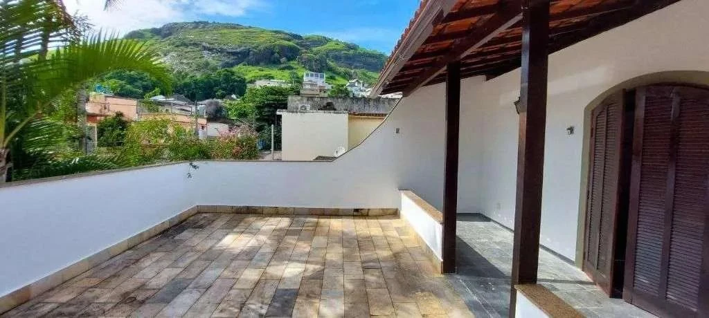 3-bedroom house with a bathtub in Rio de Janeiro — photo 29