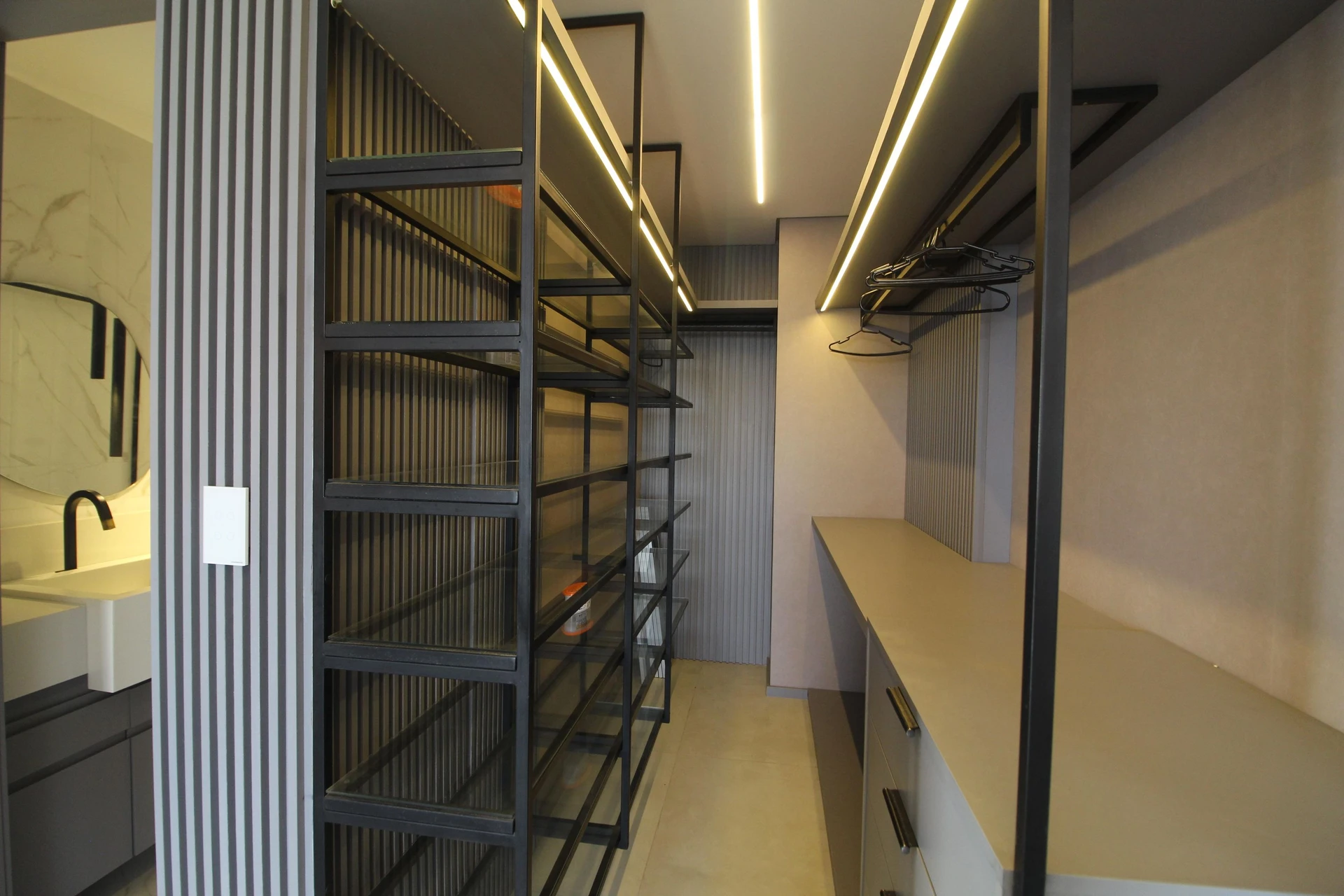 4-bedroom apartment in a building with a sauna — photo 23