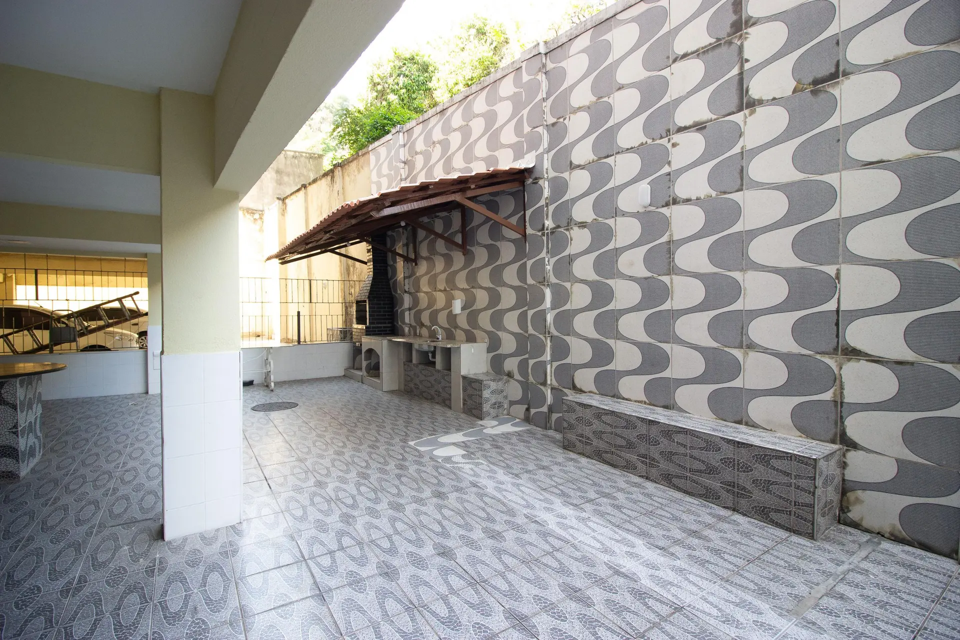 Furnished 2-bedroom apartment with 1 parking space — photo 36
