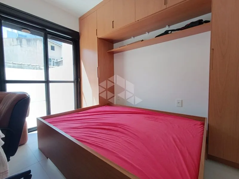 Apartamento amueblado de 2 habitaciones con jardín privado — photo 8