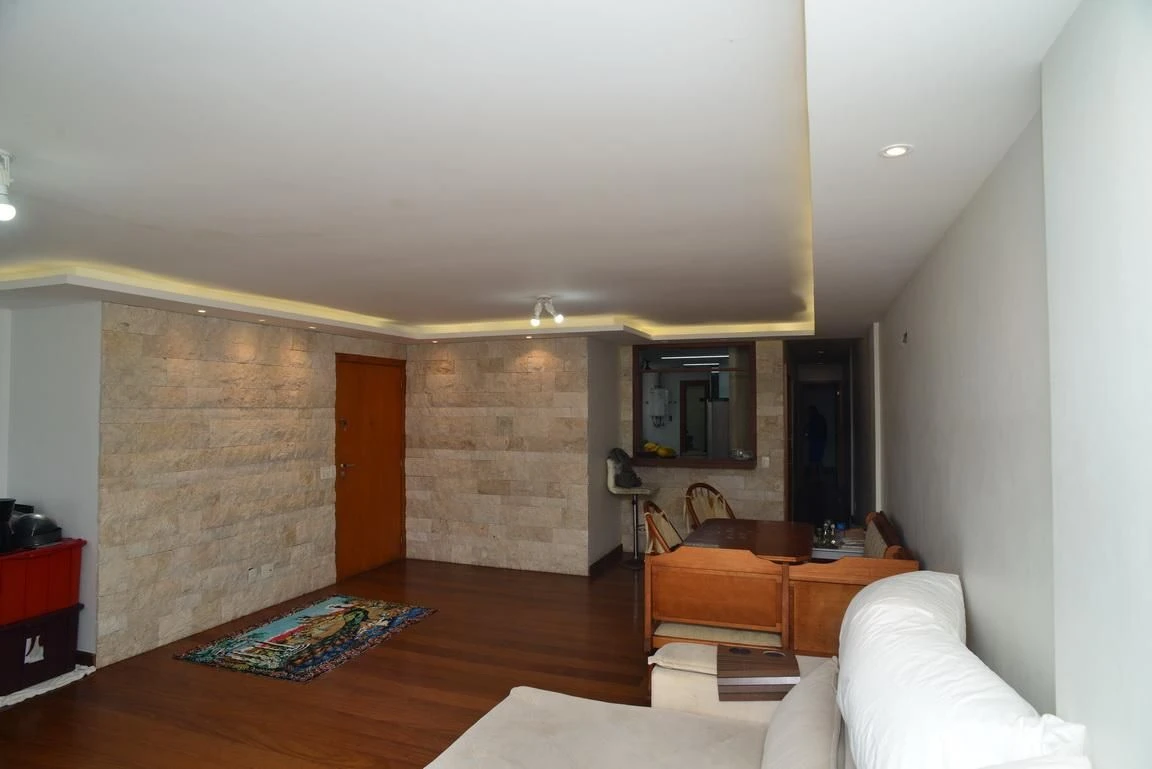 Furnished apartment, 300 m², with a glass-enclosed balcony — photo 43