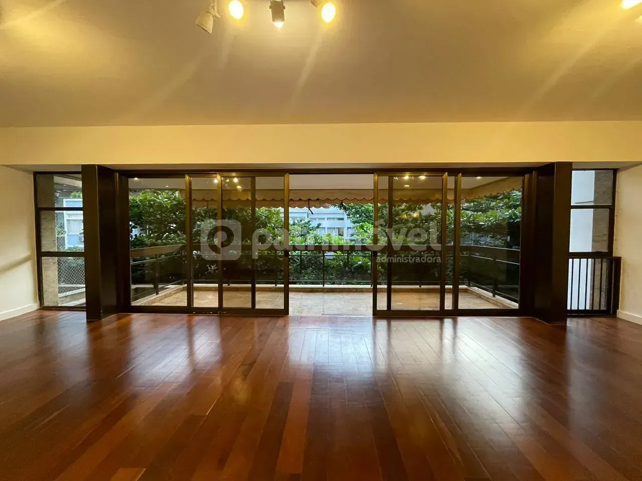 4-bedroom apartment with pool and 3 parking spaces — photo 40