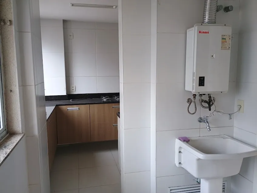 Apartamento de 3 quartos com janelas do piso ao teto — photo 6