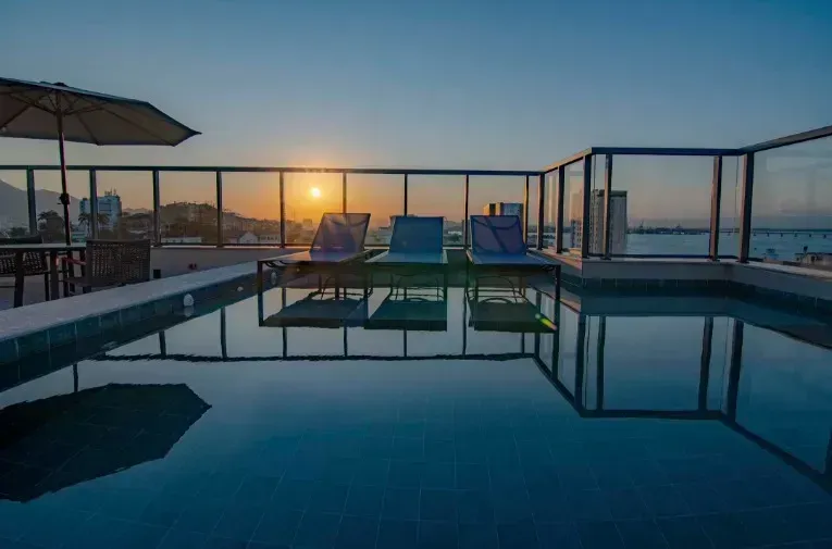 Apartamento amueblado de 1 dormitorio con balcón cerrado — photo 4