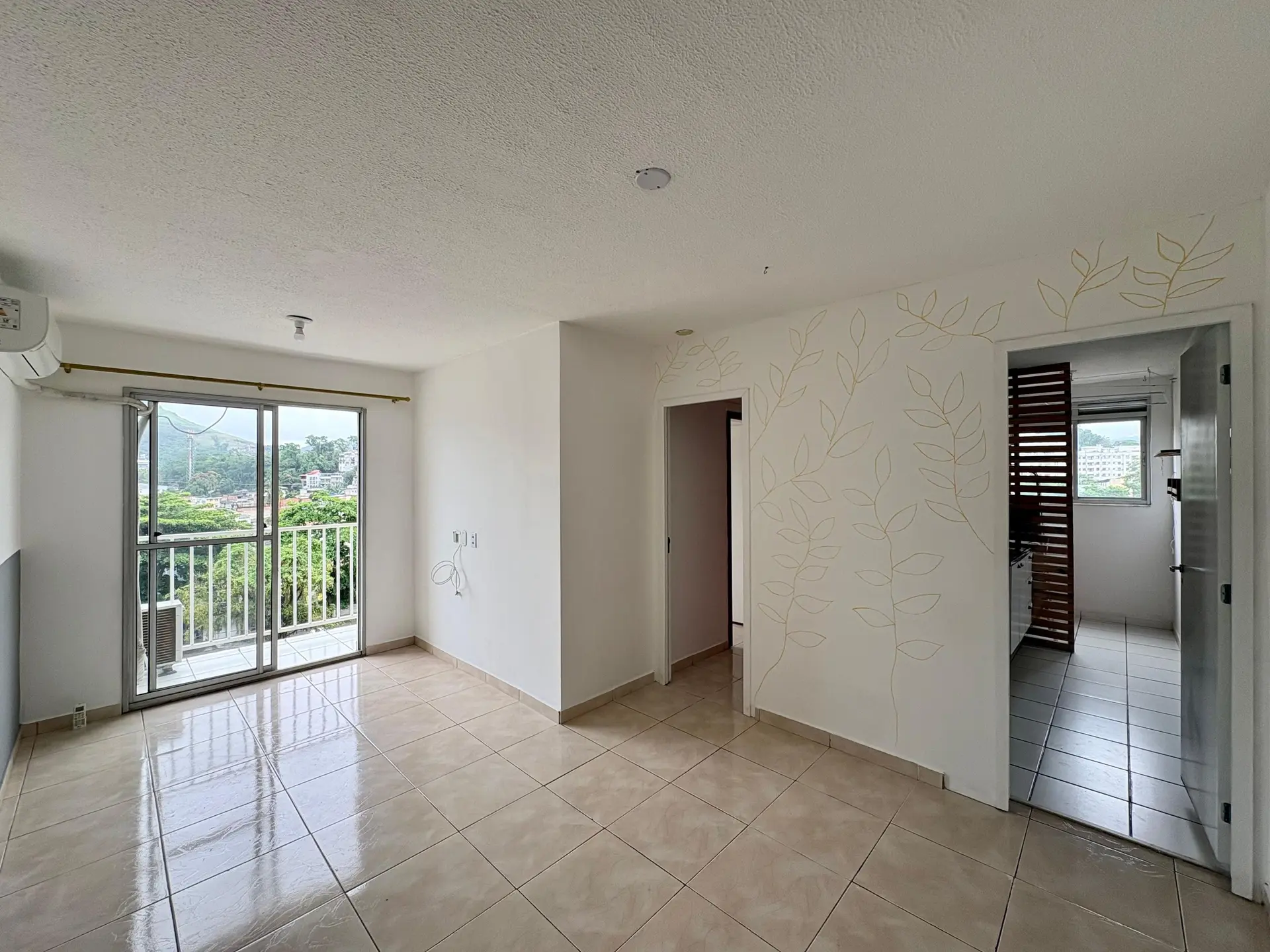 2-bedroom apartment with a mountain view — photo 14