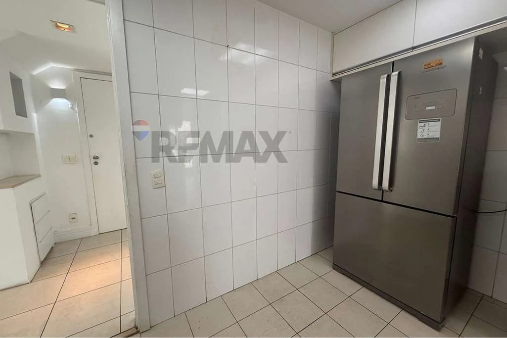 Furnished 4-bedroom apartment with 246 m² — photo 13