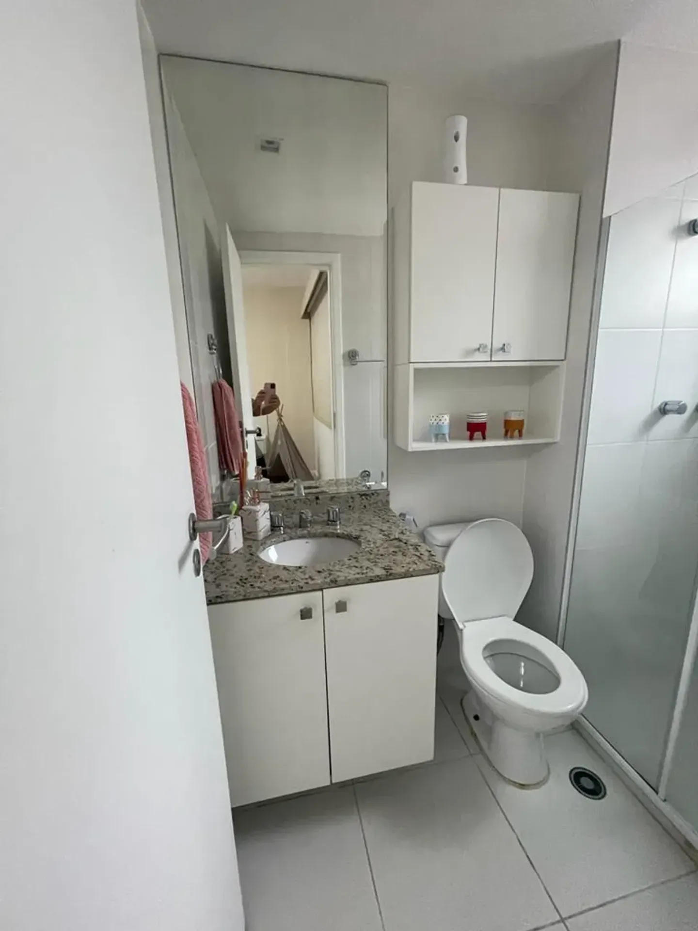 86 m² apartment with a walk-in closet and a washing machine — photo 16