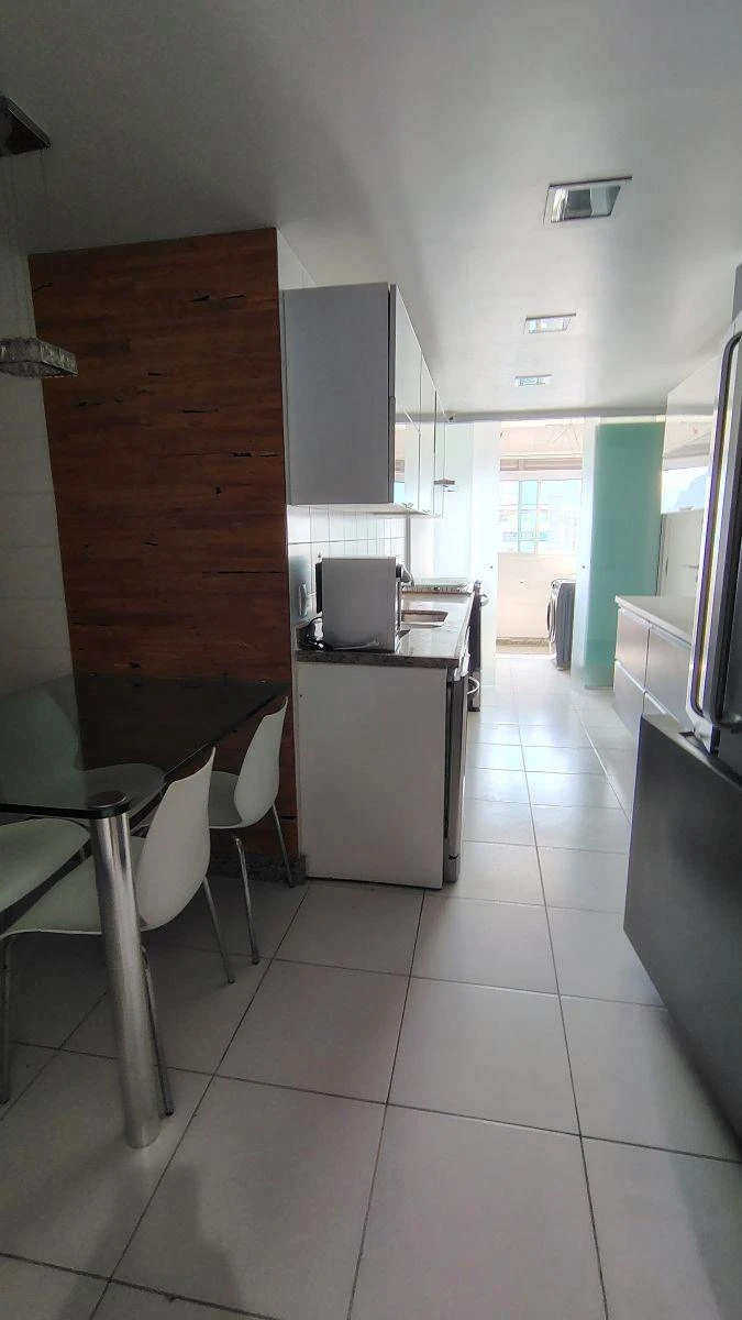 Furnished 249 m² apartment with 3 en-suite bedrooms — photo 26