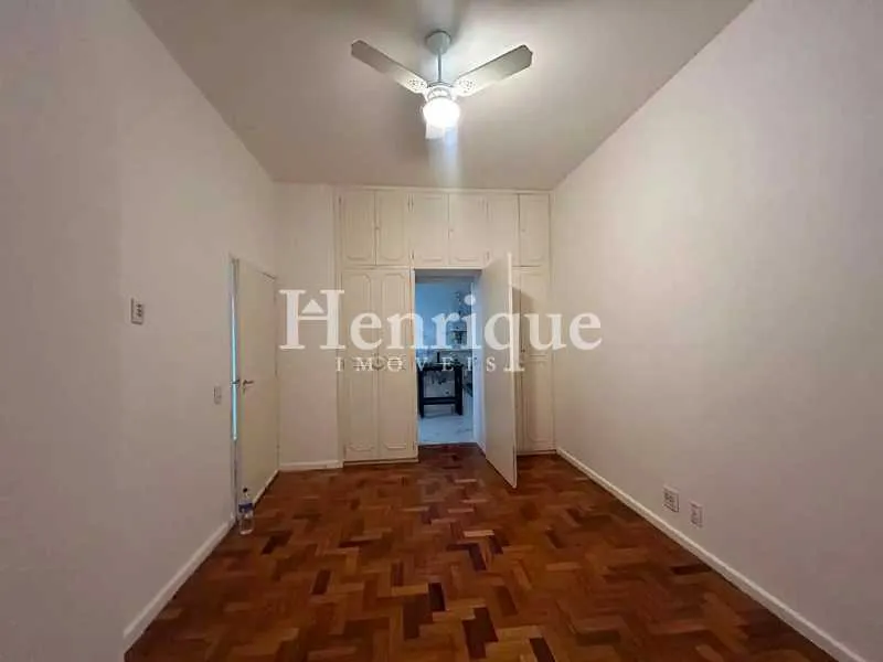 Apartment, 170 m², with wood or laminate floors — photo 13