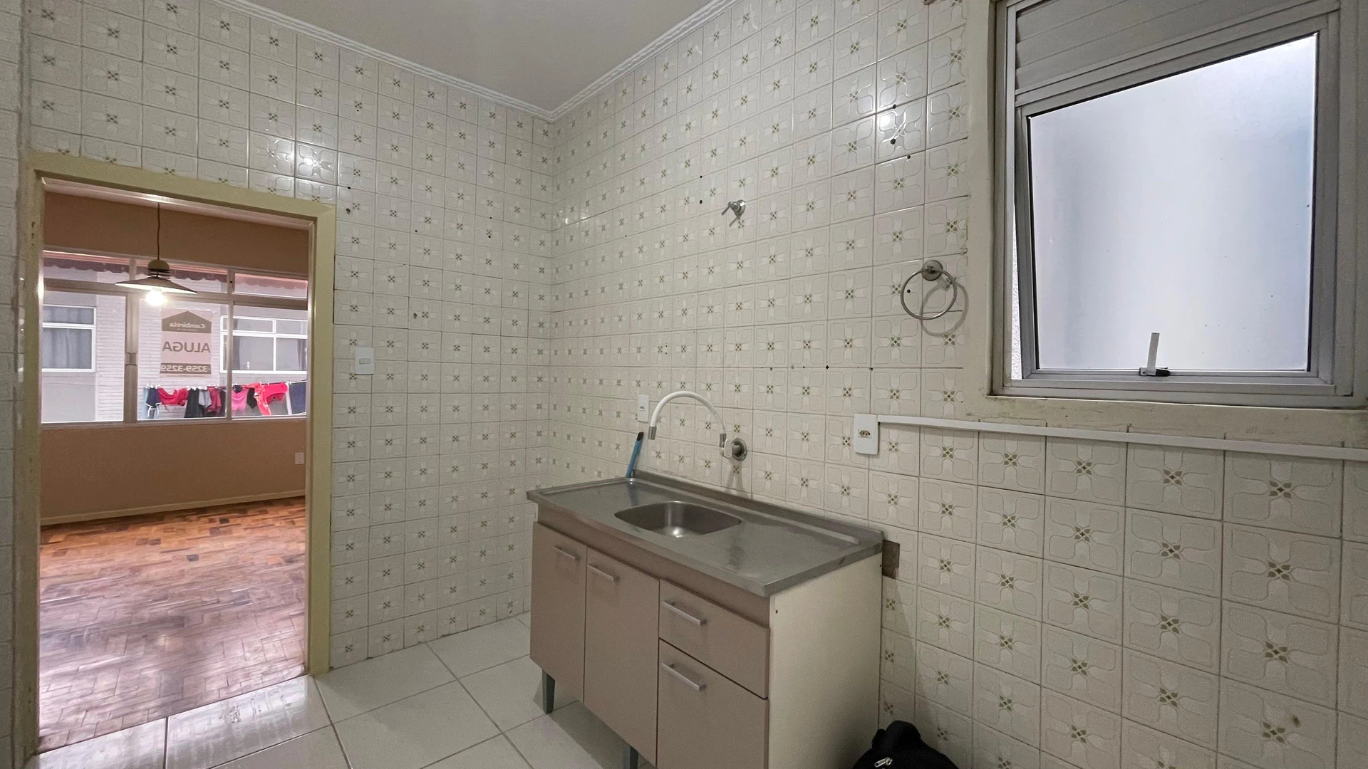 Apartment, 70 m², with wood or laminate floors — photo 2