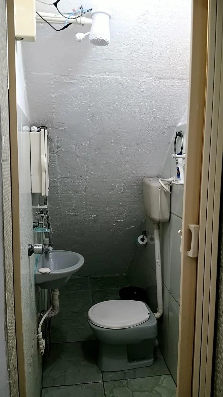 Furnished 3-bedroom house with 4 bathrooms, no parking — photo 54