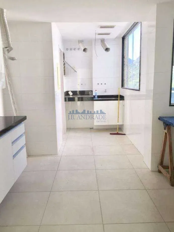 320 m² apartment with a walk-in closet and a mountain view — photo 34