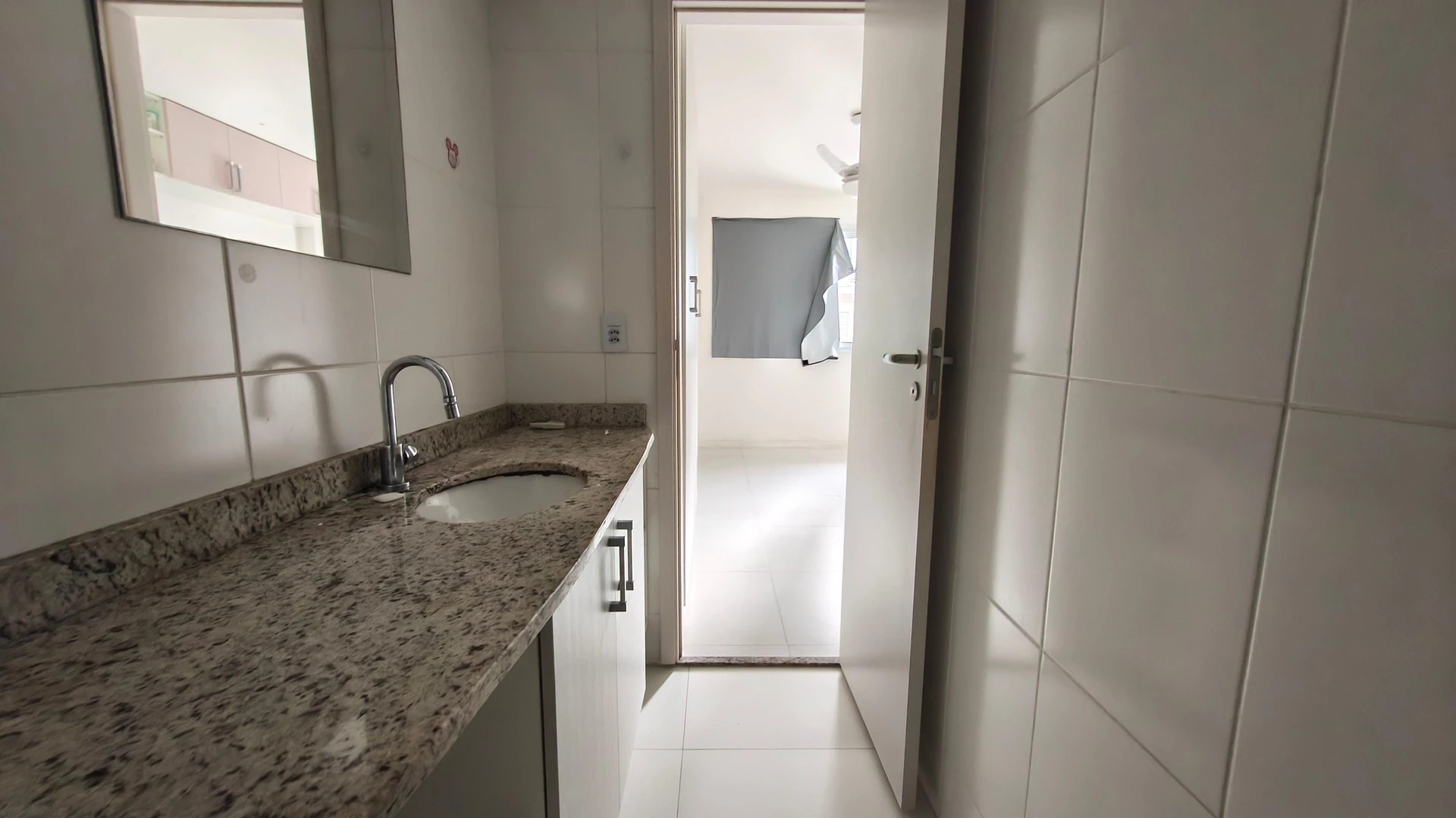 Glass-enclosed balcony in a 3-bedroom apartment, 87 m² — photo 11