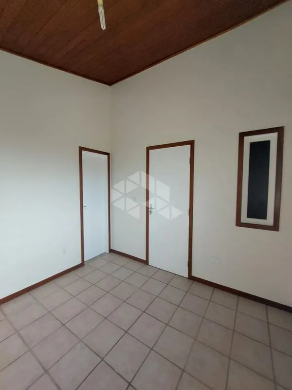210 m² rental house with 4 bedrooms and a grilled balcony — photo 29