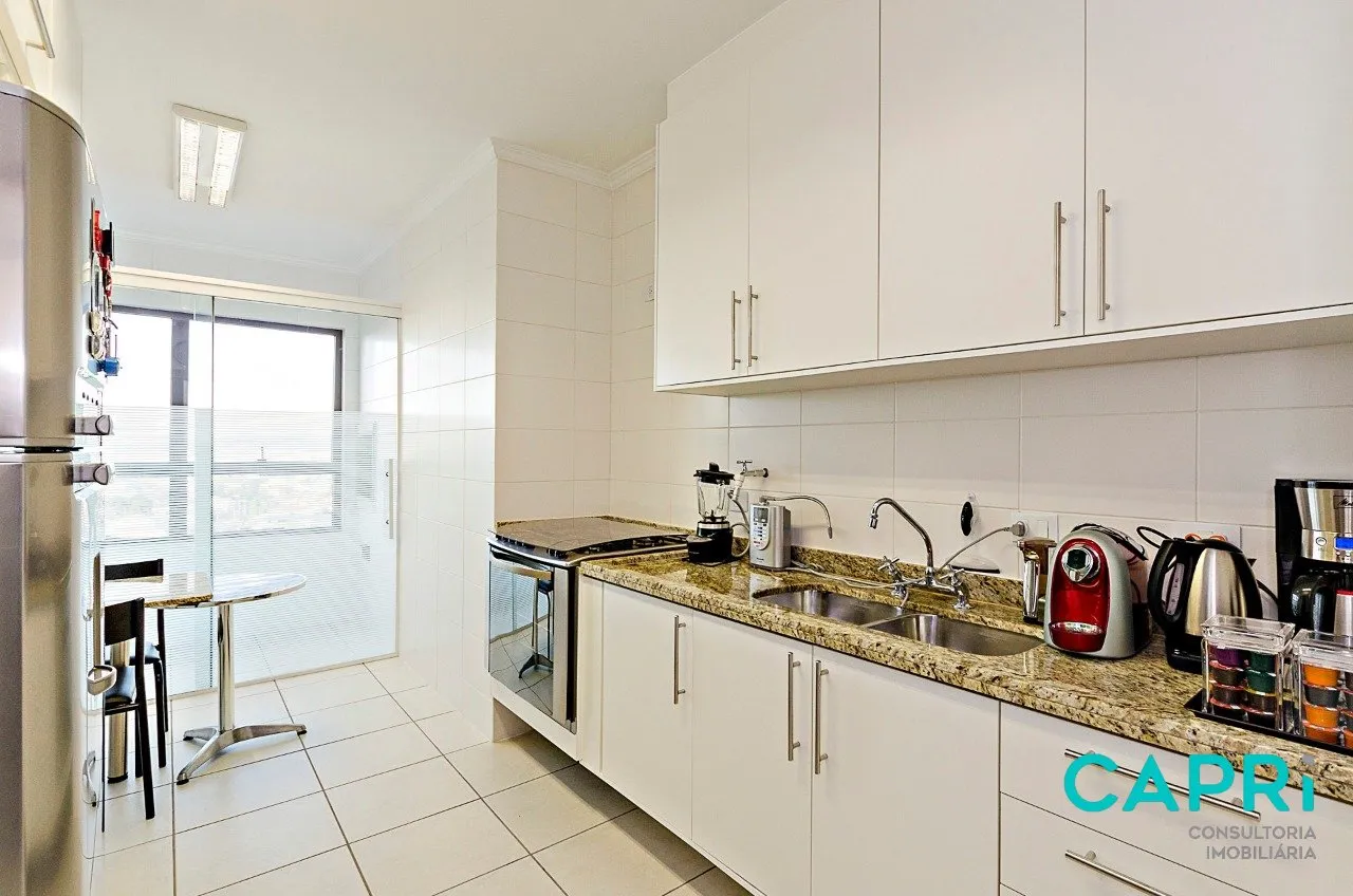 Furnished 3-bedroom apartment with a closed kitchen — photo 41