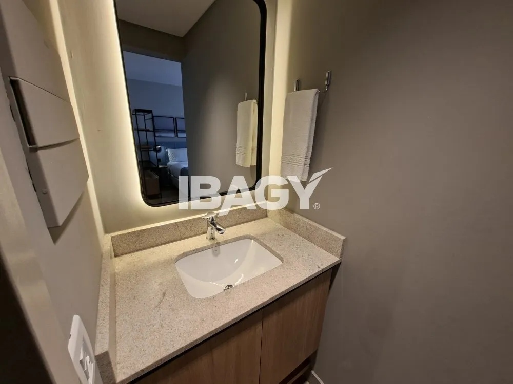 Studio with a glassed-in balcony and open-plan kitchen — photo 221