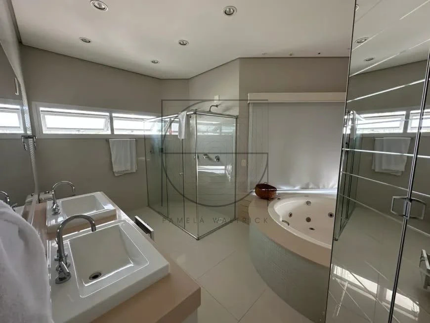 Casa de 5 dormitorios con bañera — photo 18