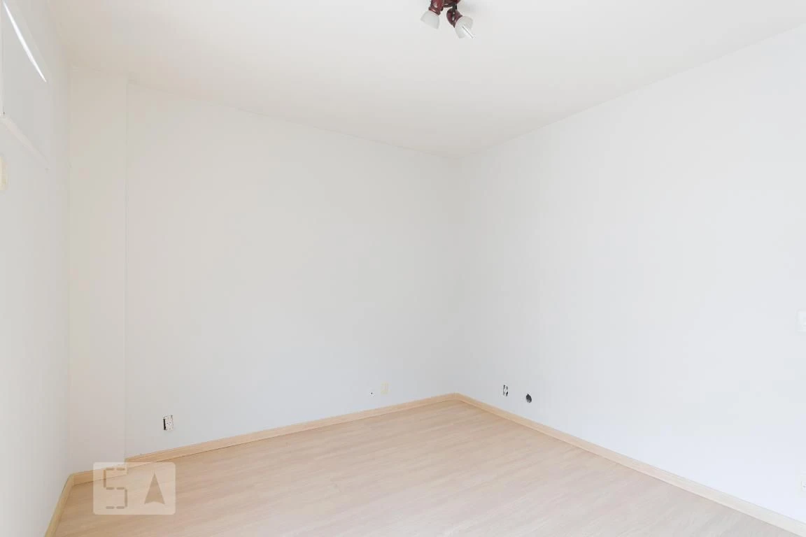 Apartamento, 130 m², com piso de madeira ou laminado — photo 26