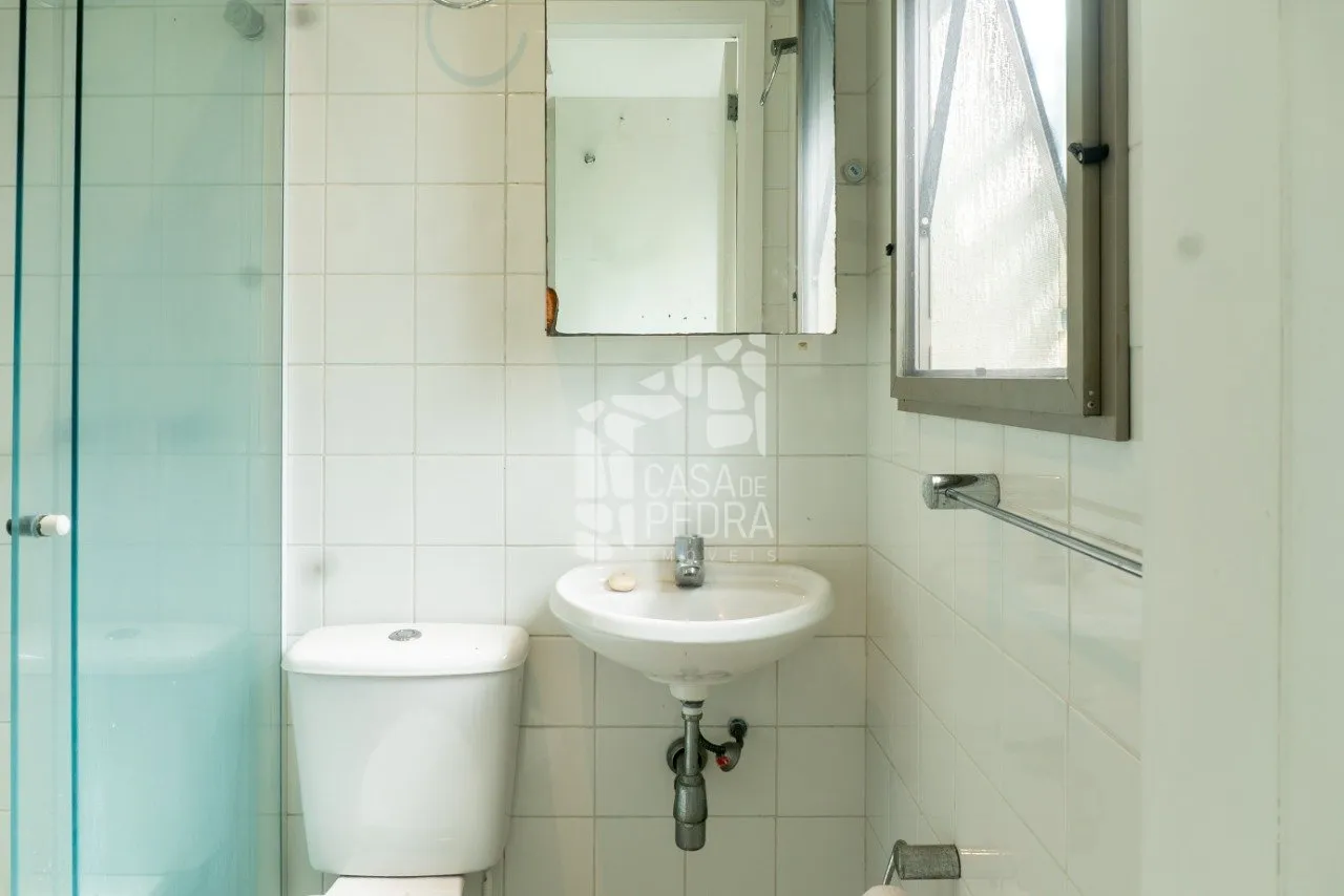 4-bedroom apartment with enclosed glass balcony — photo 62