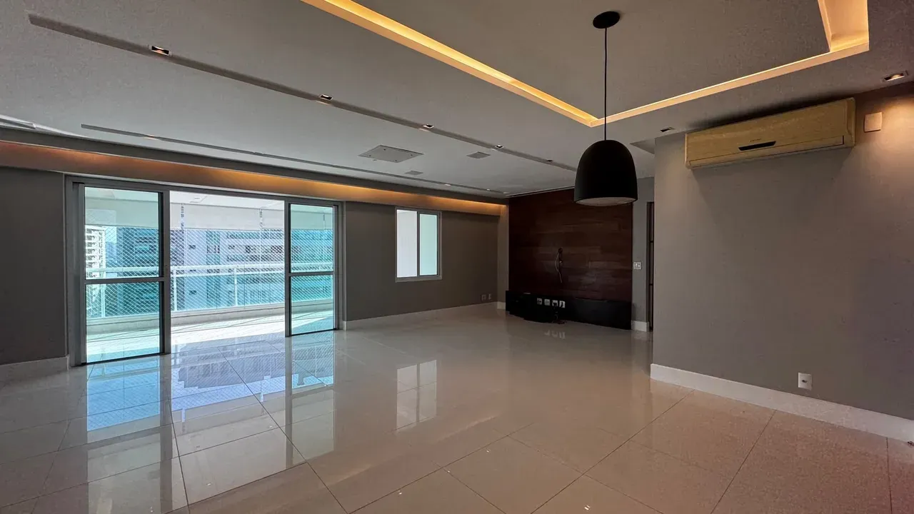 3-bedroom apartment in a building with a sauna — photo 3