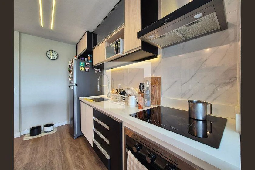Glass-enclosed balcony in a 2-bedroom apartment, 82 m² — photo 30