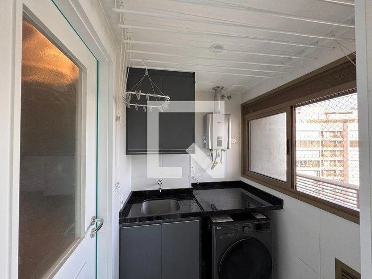 Квартира 125 м² с застеклённым балконом и рабочим местом — photo 25