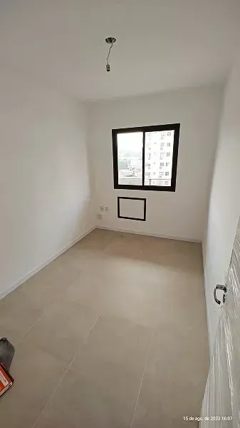 Apartamento sem mobília com vista para a cidade e montanhas — photo 12