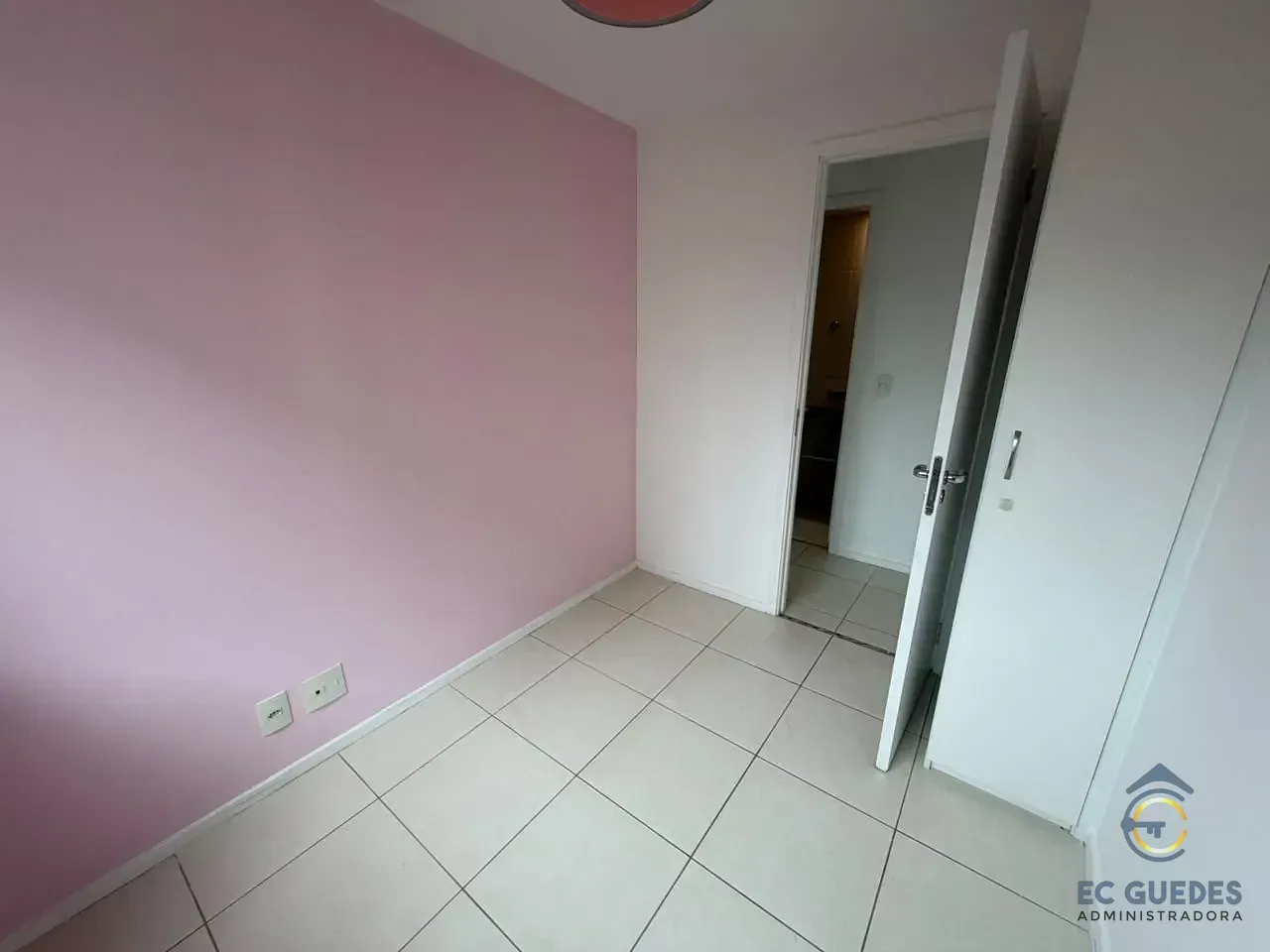 2-bedroom apartment with a mountain view in Rio de Janeiro — photo 3