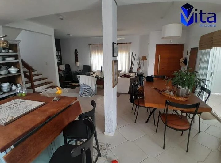 Furnished house with open-plan kitchen and 388 m² — photo 5