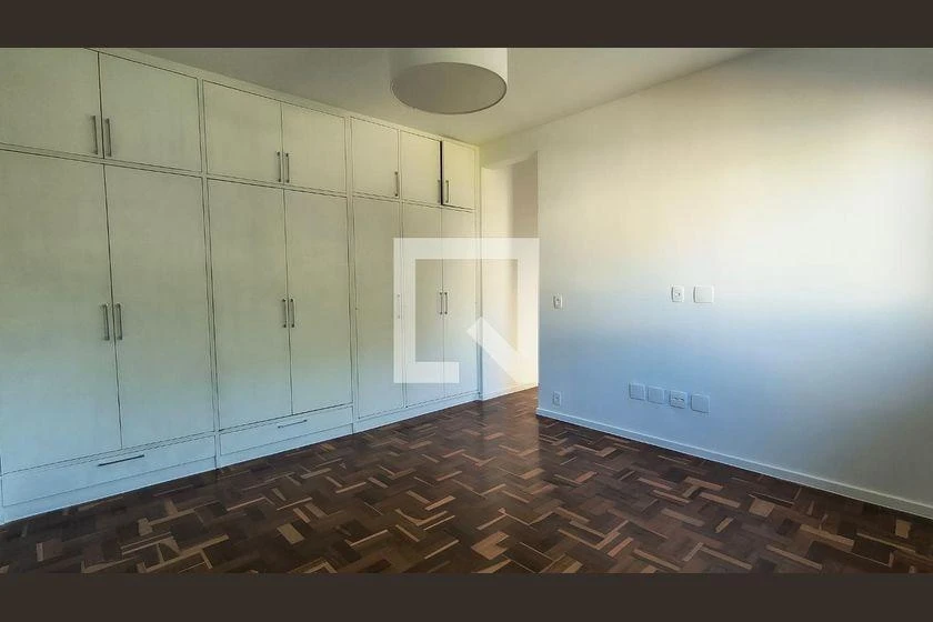 House with 4 bedrooms and a balcony with grill — photo 7
