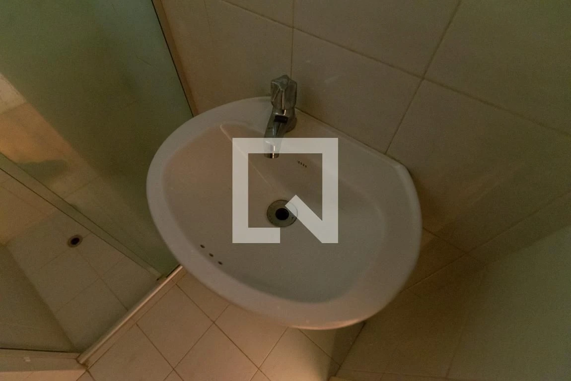 Bathtub in a 3-bedroom apartment, 110 m² — photo 55