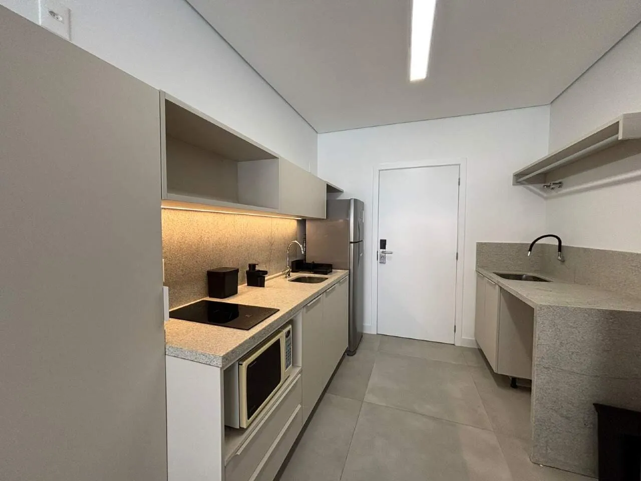 Apartamento mobiliado de 42 m² com cozinha aberta — photo 54