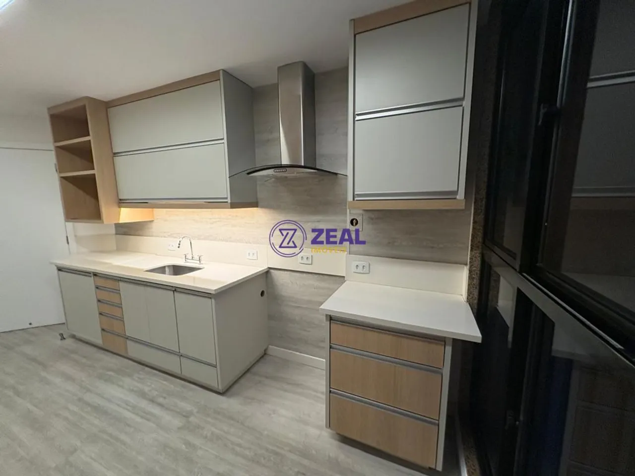 2-bedroom apartment with 3 bathrooms and 105 m² — photo 2