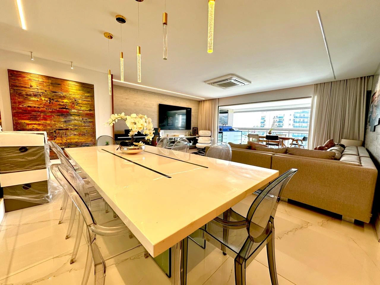 Furnished apartment, 233 m², with a walk-in closet — photo 12