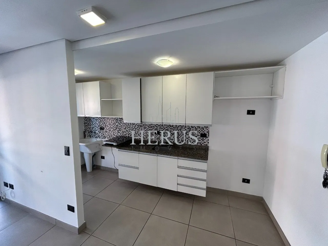 40 m² 1-bedroom apartment with balcony and private BBQ — photo 4