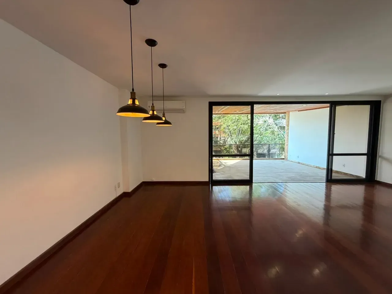 Apartamento de 3 habitaciones con balcón y 2 plazas