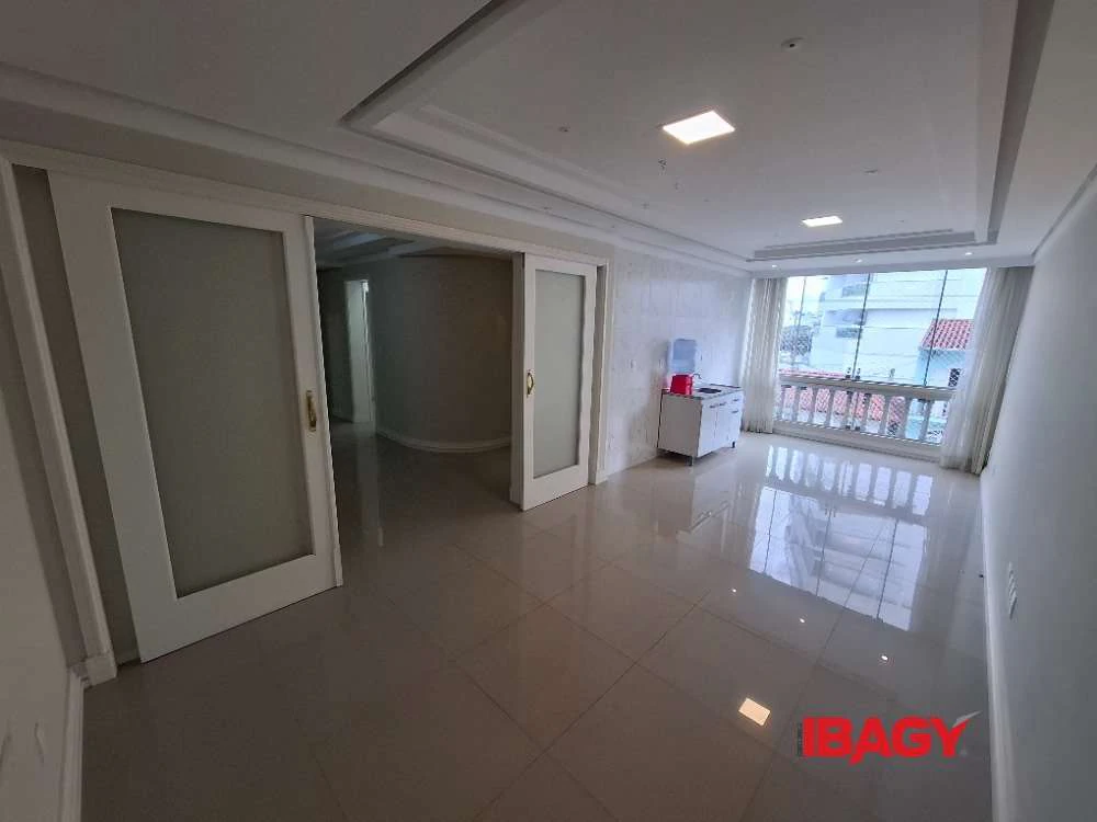 2-bedroom apartment with 1 en-suite and 2 bathrooms