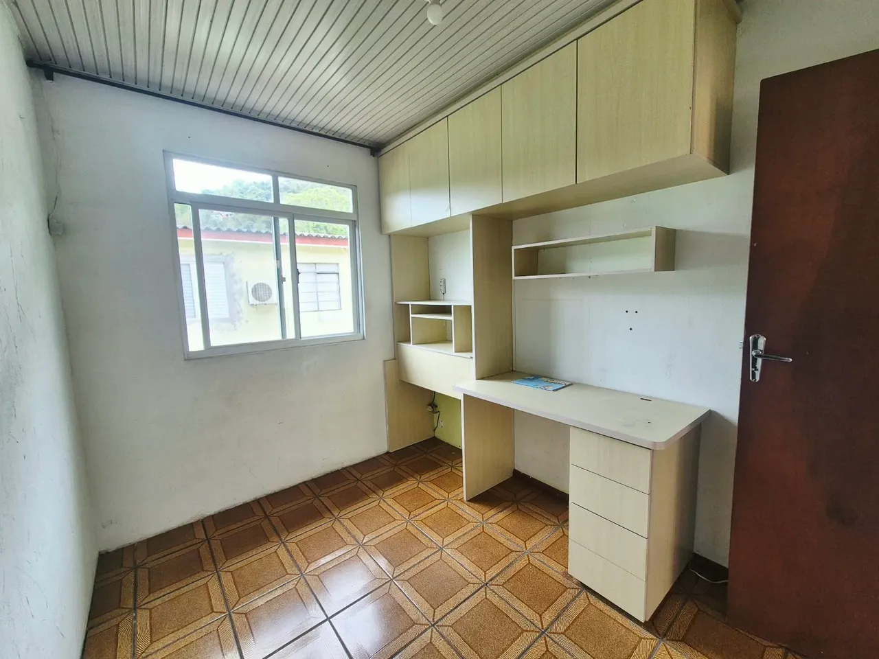 Home office in a 3-bedroom apartment, 47 m² — photo 3
