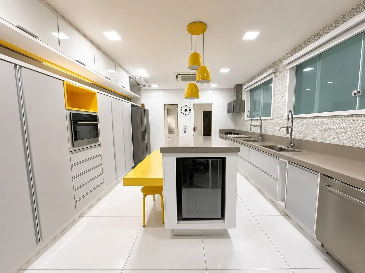 Casa mobiliada com cozinha integrada e 5 quartos — photo 18
